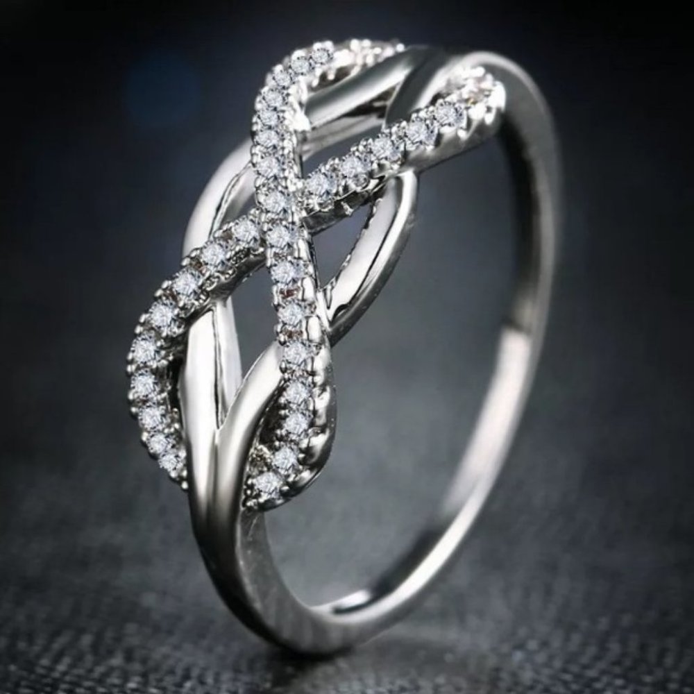 Sterling silver infinity ring - Picture 4 of 4
